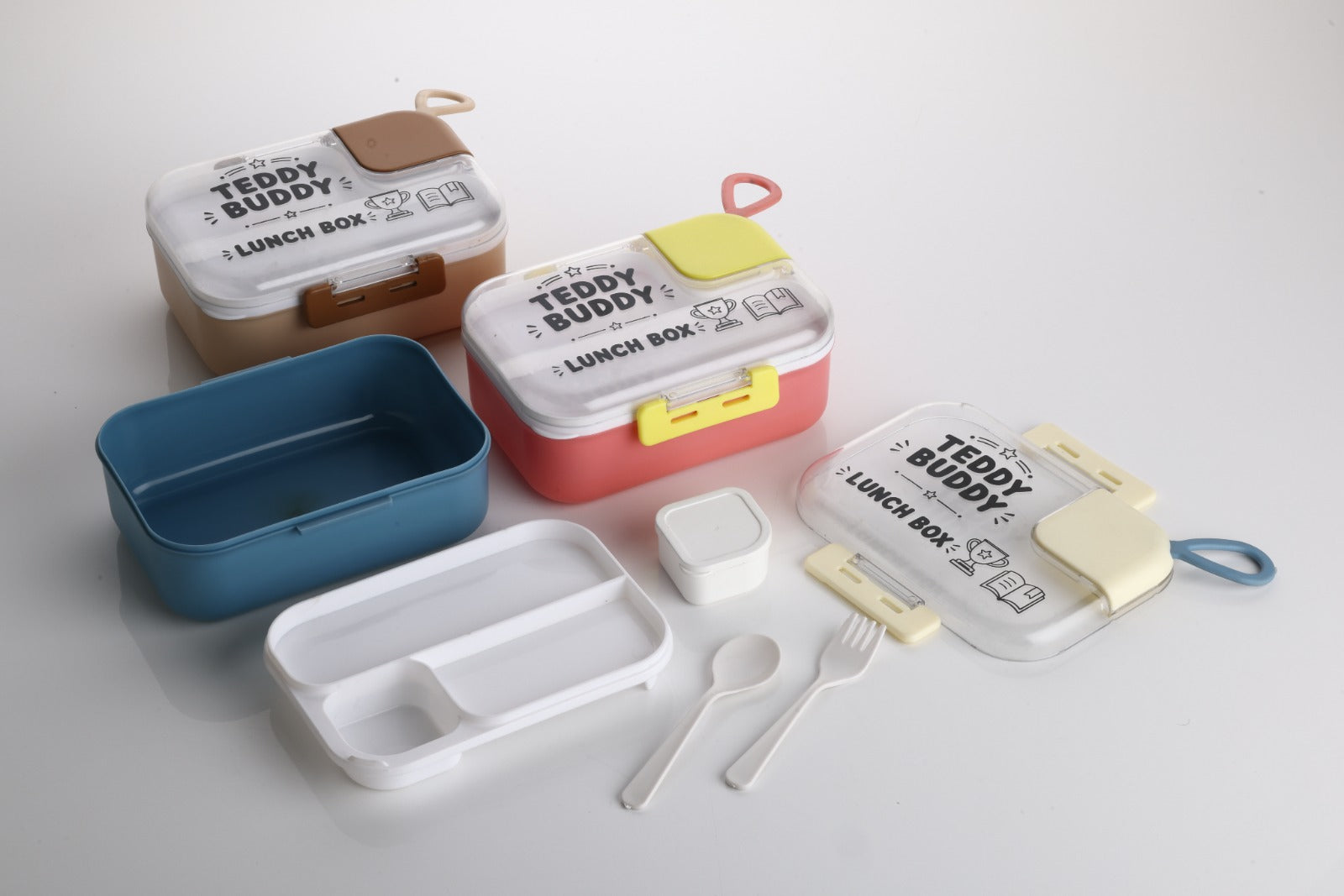 Teddy Buddy lunch box parts: outer box, removable divided tray, sauce container, lid and cutlery